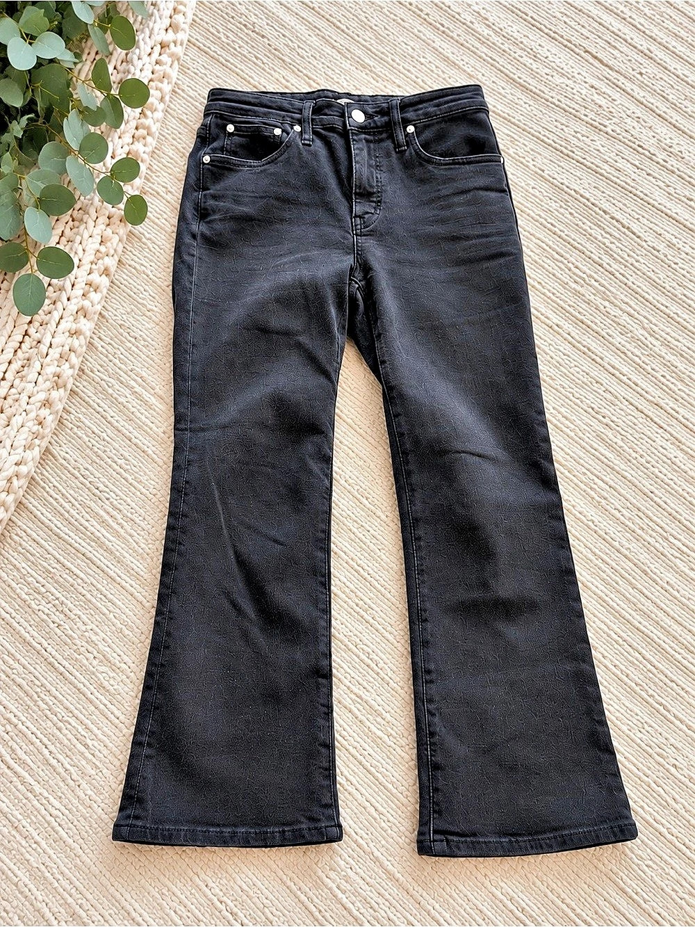 Madewell Mid-Rise Kick Out Jeans Size 27 Washed Black Cropped Flare Denim